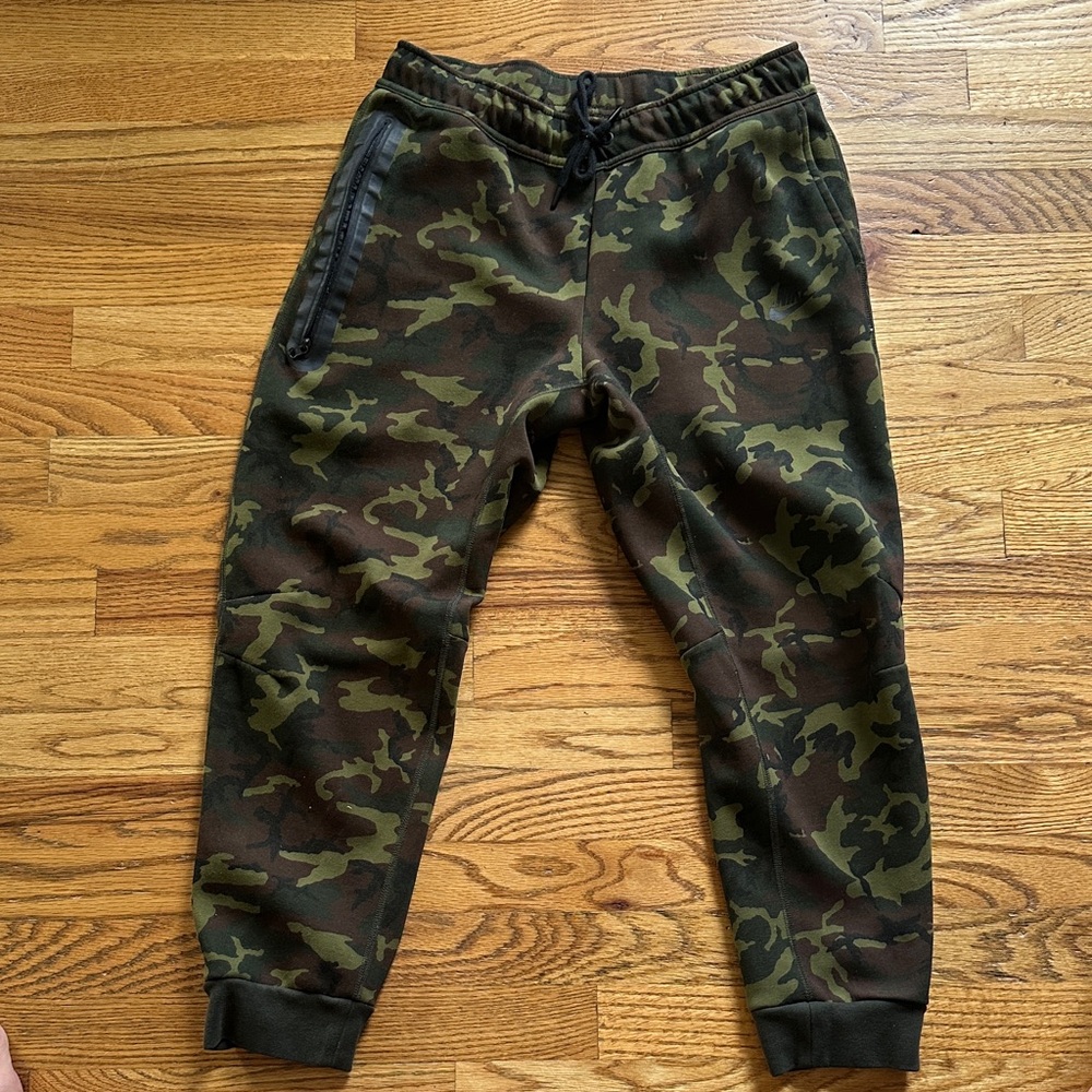Boys Nike Tech